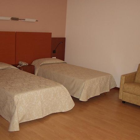 Hotel Mareschi Palace Novara Buitenkant foto