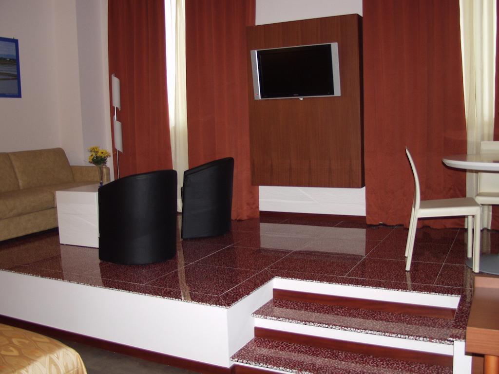 Hotel Mareschi Palace Novara Buitenkant foto
