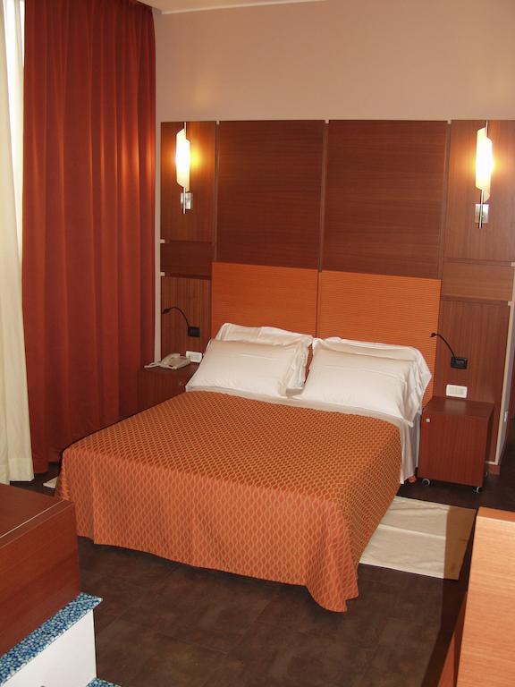 Hotel Mareschi Palace Novara Buitenkant foto